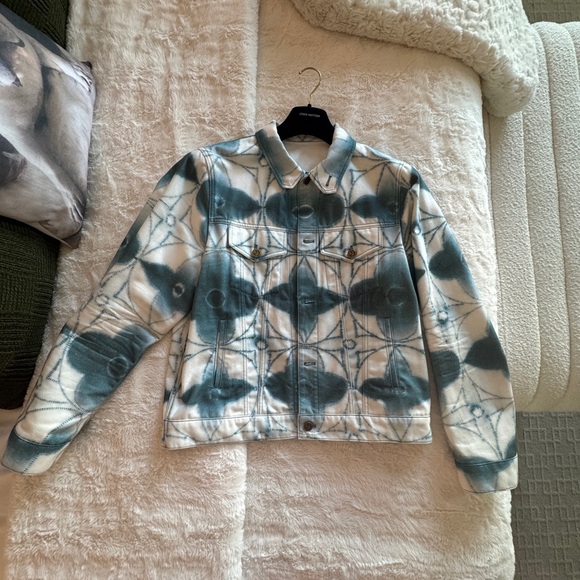 Louis Vuitton men’s shibori denim jacket. Size 52, lightly worn - Picture 9 of 16